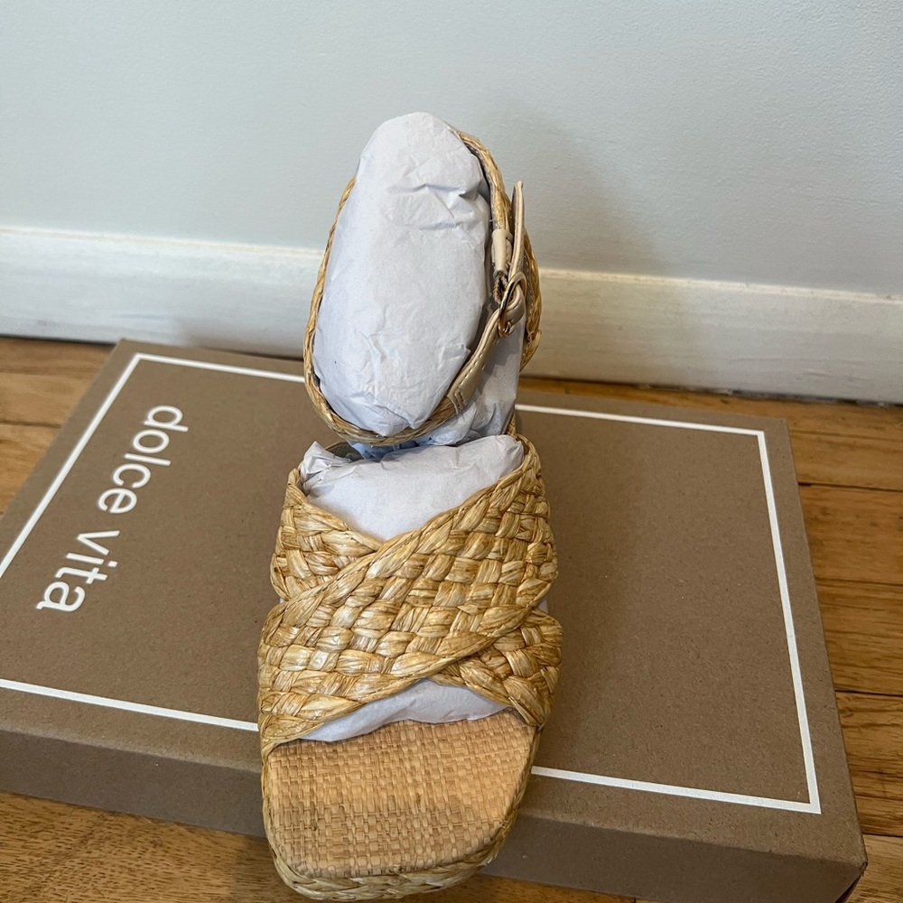 Dolce Vita Raffia Sandal - Picture 4 of 7